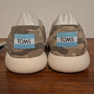 Toms Camouflage Slip Ons 12